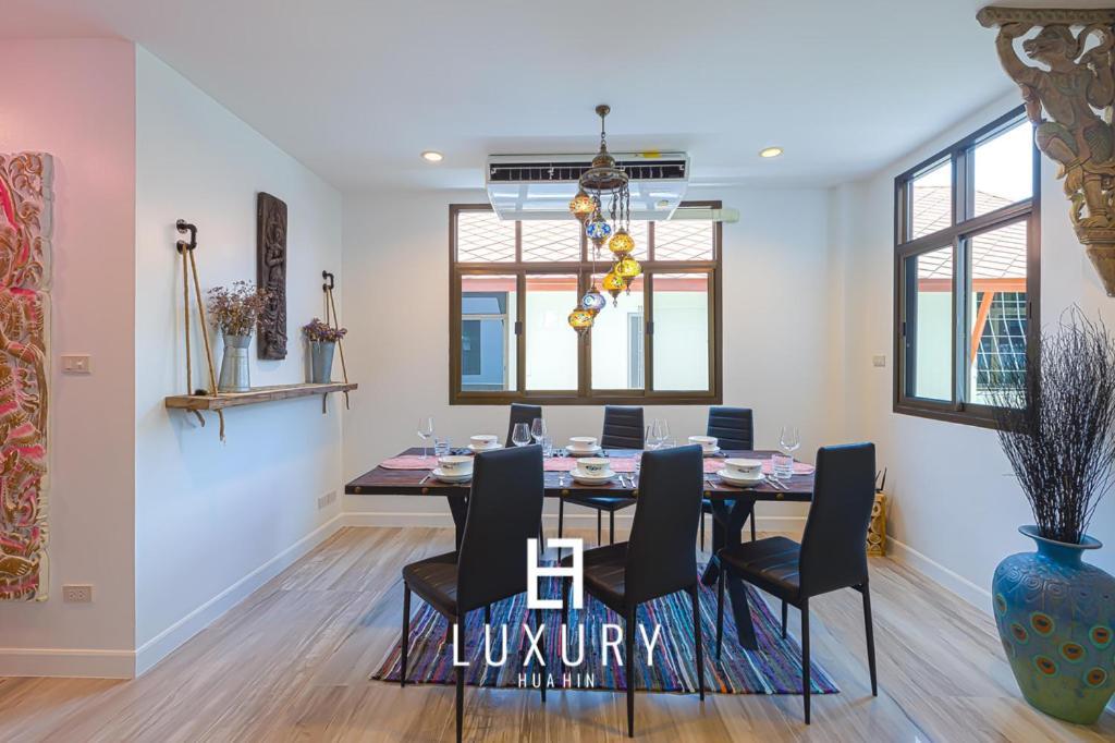 Modern Pool Villa, 4 Bedroom Close To - Hv * Hua Hin